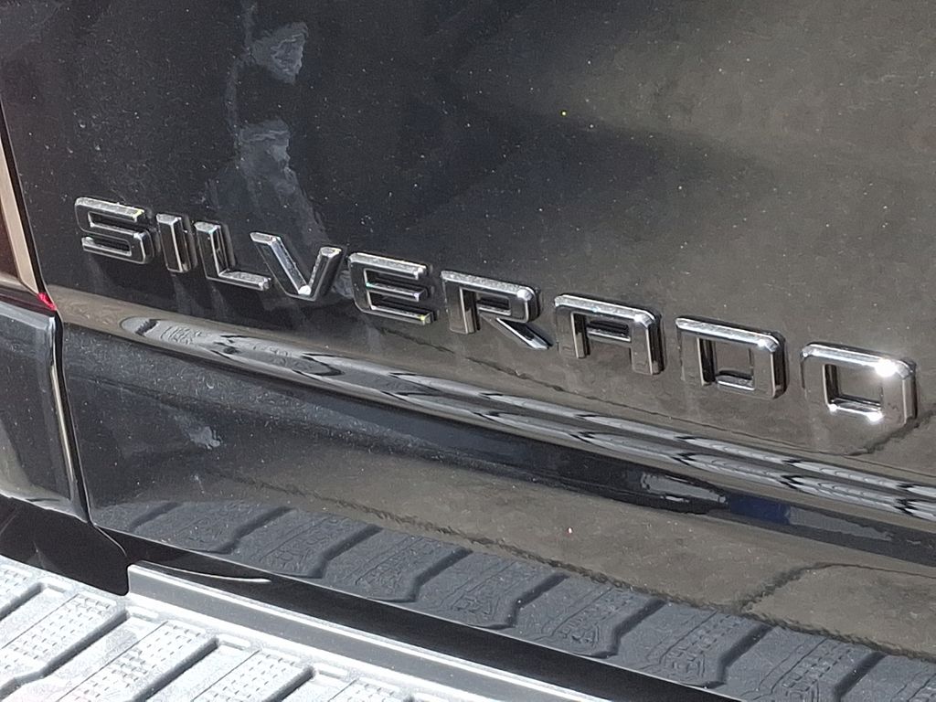 2025 Chevrolet Silverado 2500 High Country 11