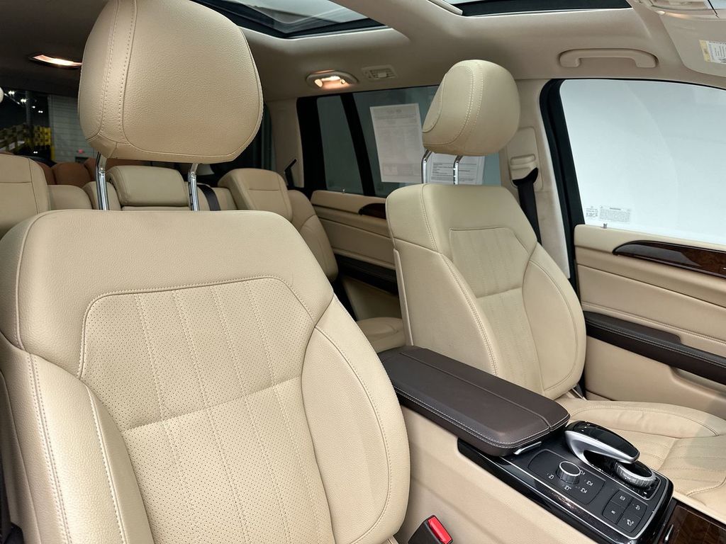 2019 Mercedes-Benz GLS 450 4MATIC 12