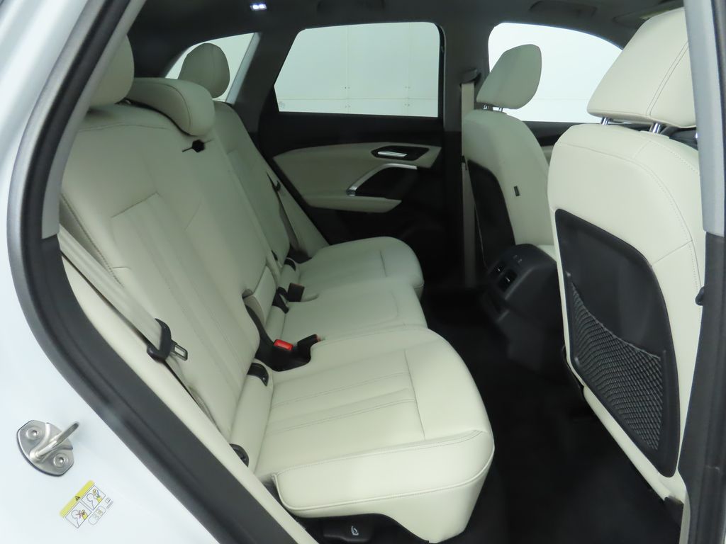 Thumbnail: 2025 Audi Q5 - 24