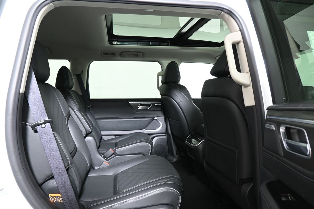 Thumbnail: 2026 INFINITI QX80 - 20