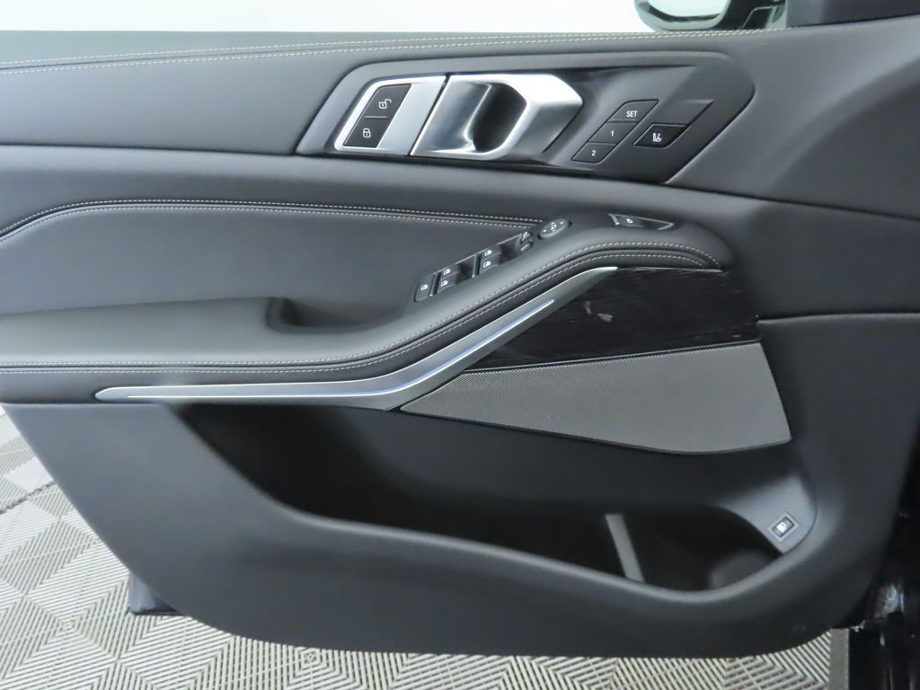 Thumbnail: 2026 BMW X5 - 25
