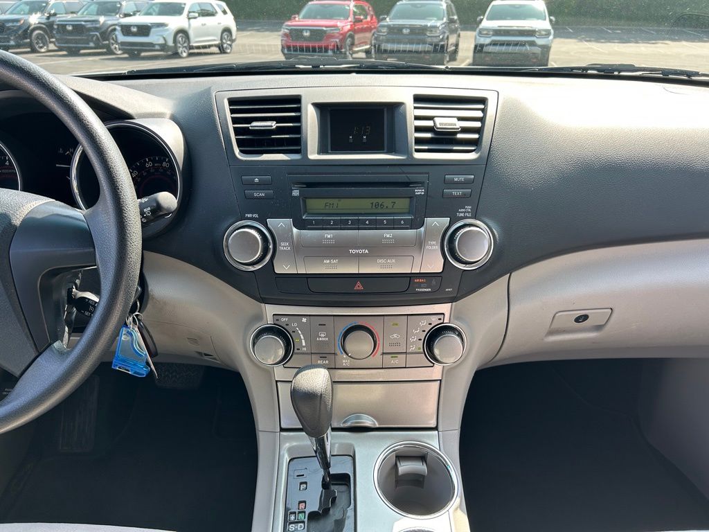 Thumbnail: 2012 Toyota Highlander - 14