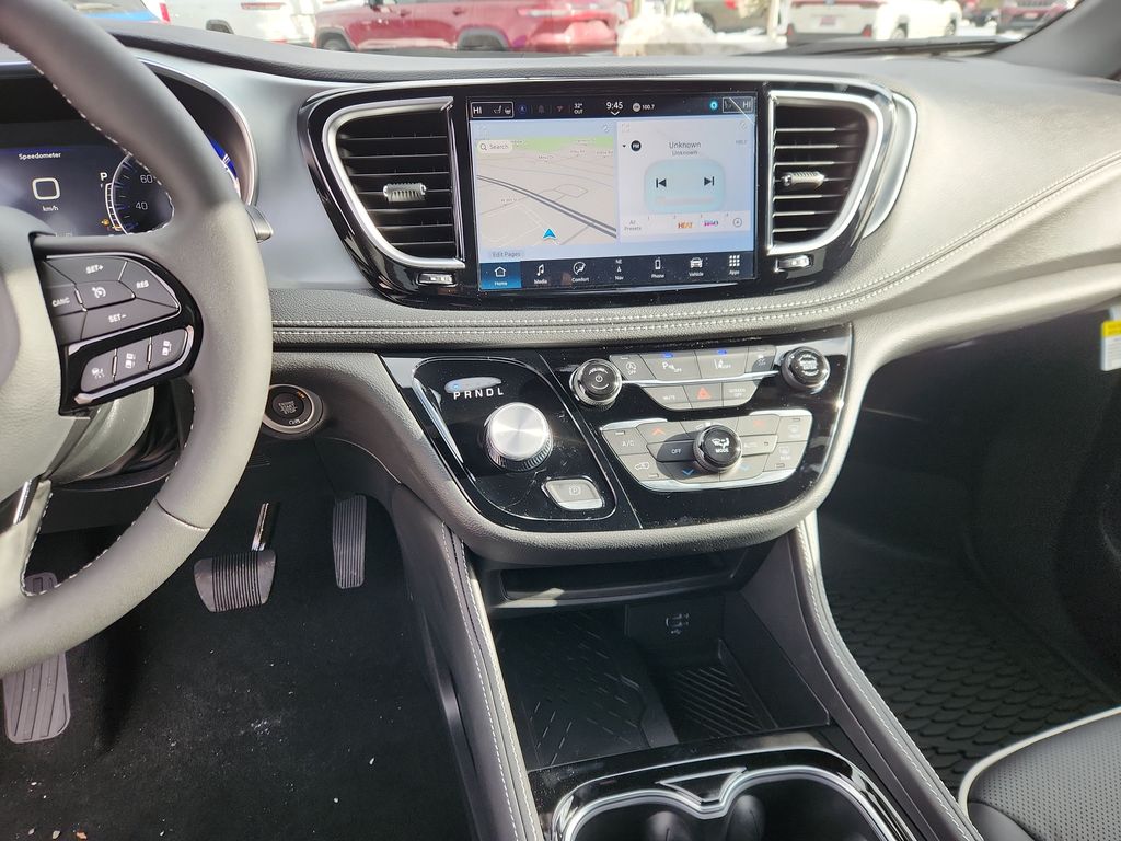 2026 Chrysler Pacifica Limited - Photo 17