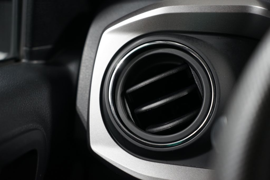 2023 Toyota Tacoma SR5 24