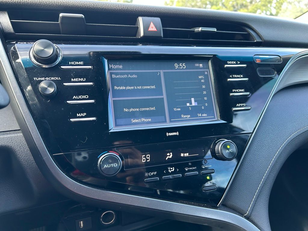 Thumbnail: 2020 Toyota Camry - 20
