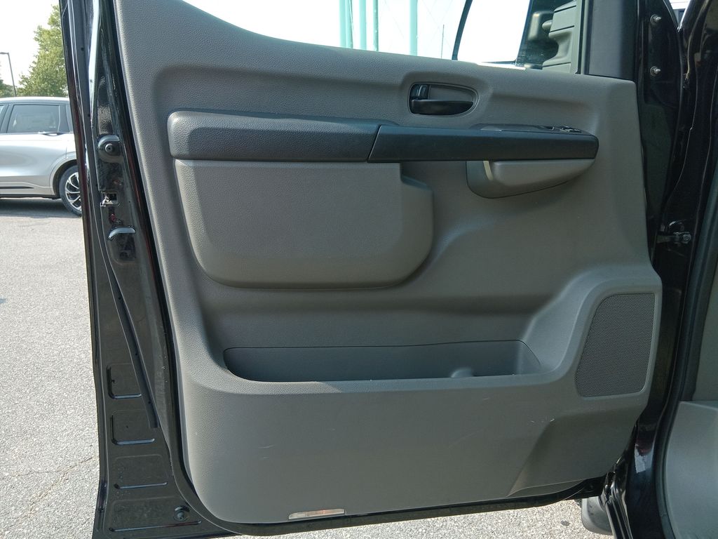 2018 Nissan NV Passenger NV3500 HD SL V8