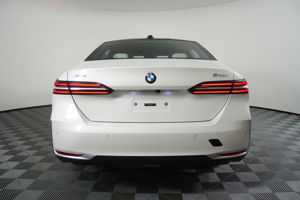 Thumbnail: 2026 BMW 5 Series - 4