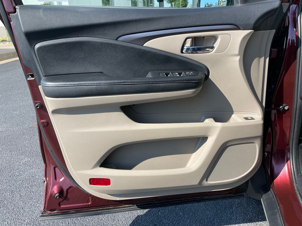 Thumbnail: 2019 Honda Ridgeline - 26