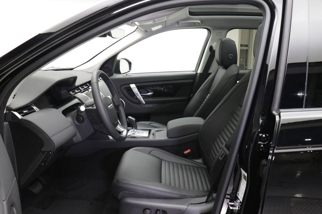 Thumbnail: 2020 Land Rover Discovery Sport - 12