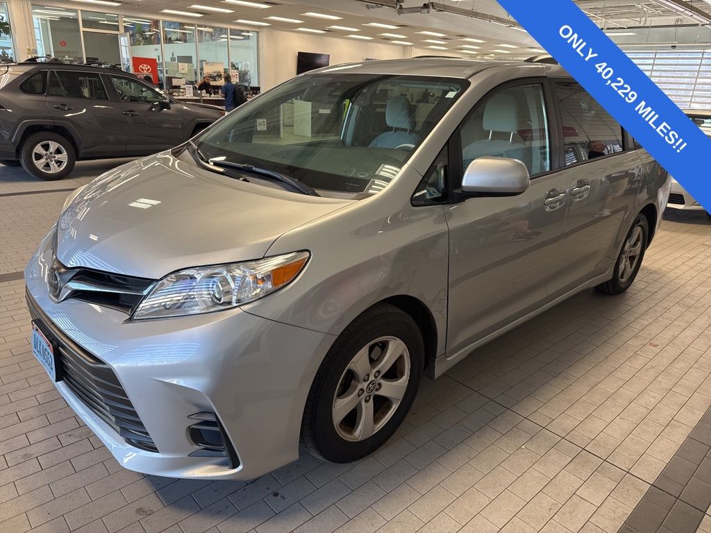 Celestial Silver Metallic 2020 Toyota Sienna Minivan Front-Wheel Drive 8-Speed Automatic