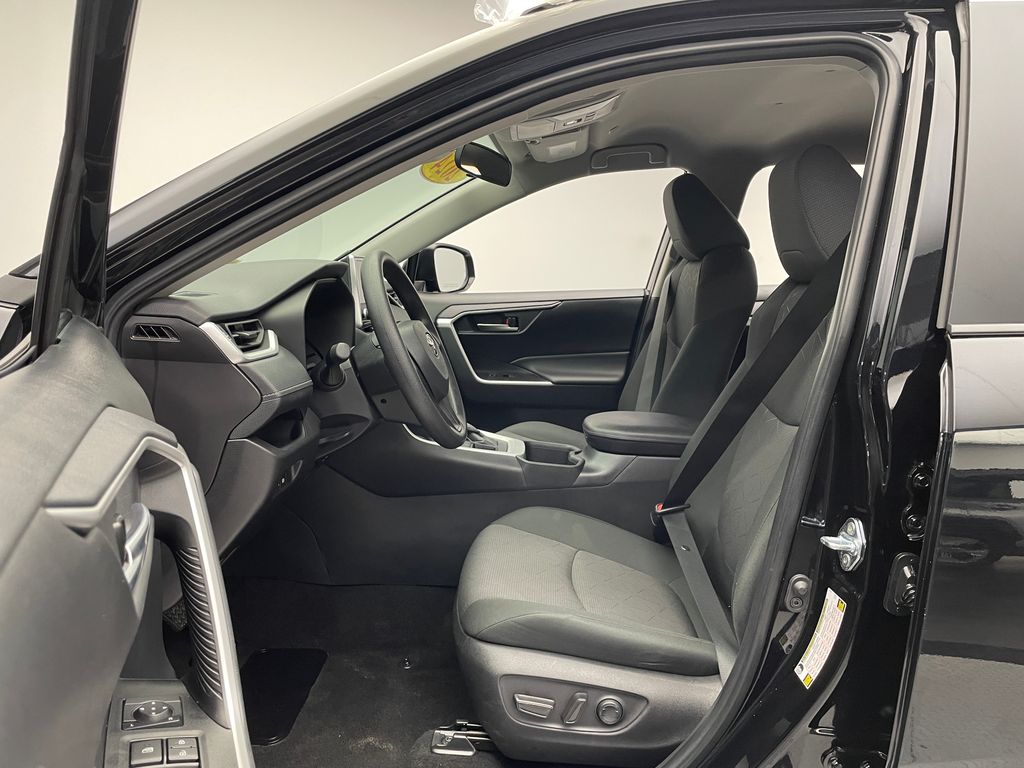 2024 Toyota RAV4 XLE 12
