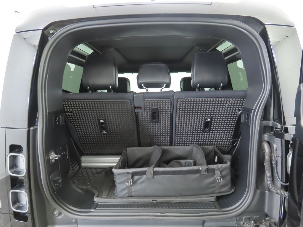 Thumbnail: 2021 Land Rover Defender - 27