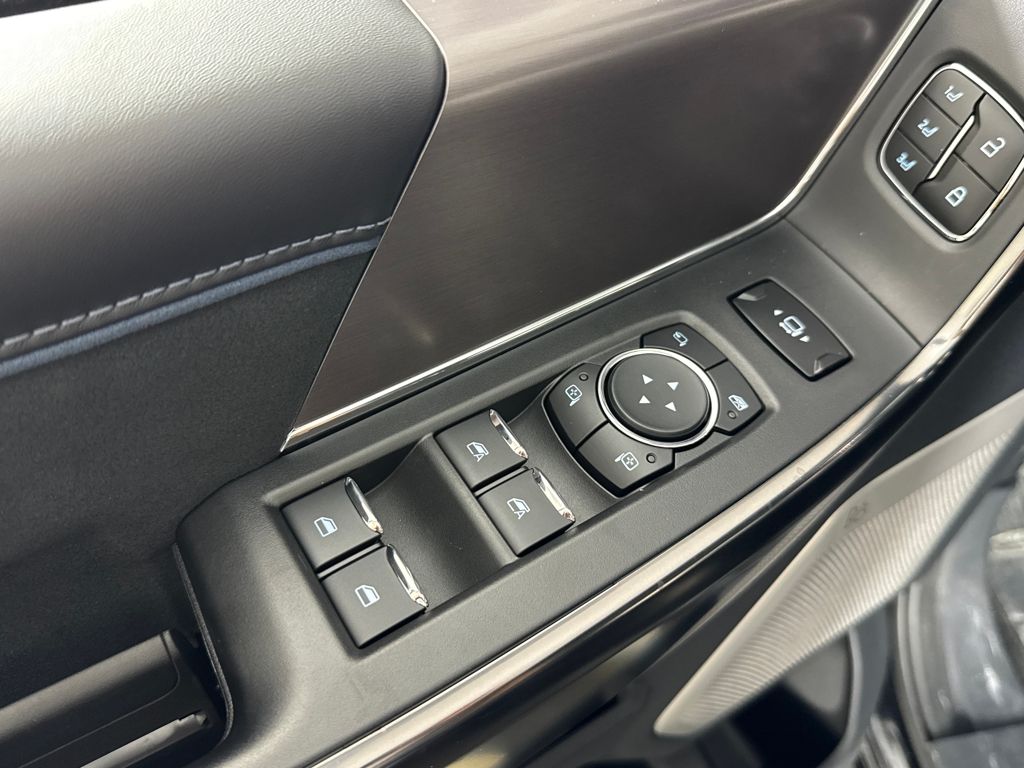New 2026 Black Ford Platinum image 17