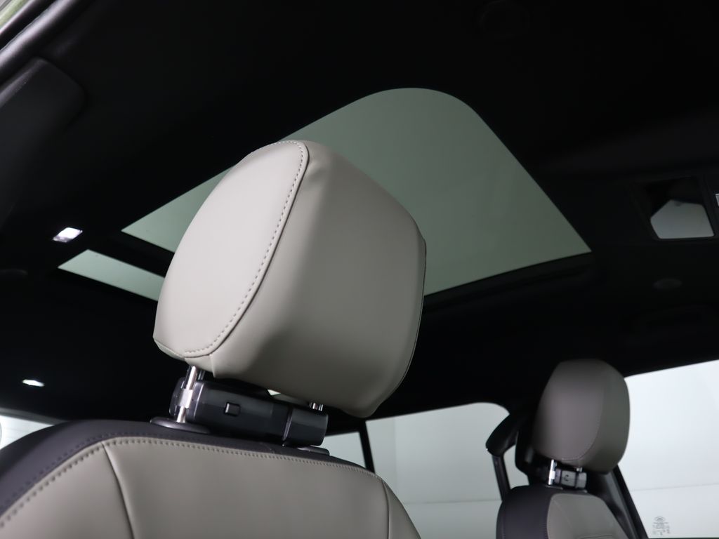 Thumbnail: 2026 Land Rover Defender - 19