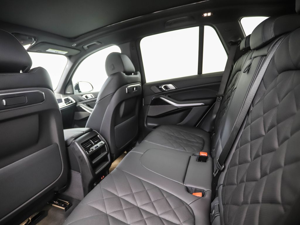 Thumbnail: 2026 BMW X5 - 19