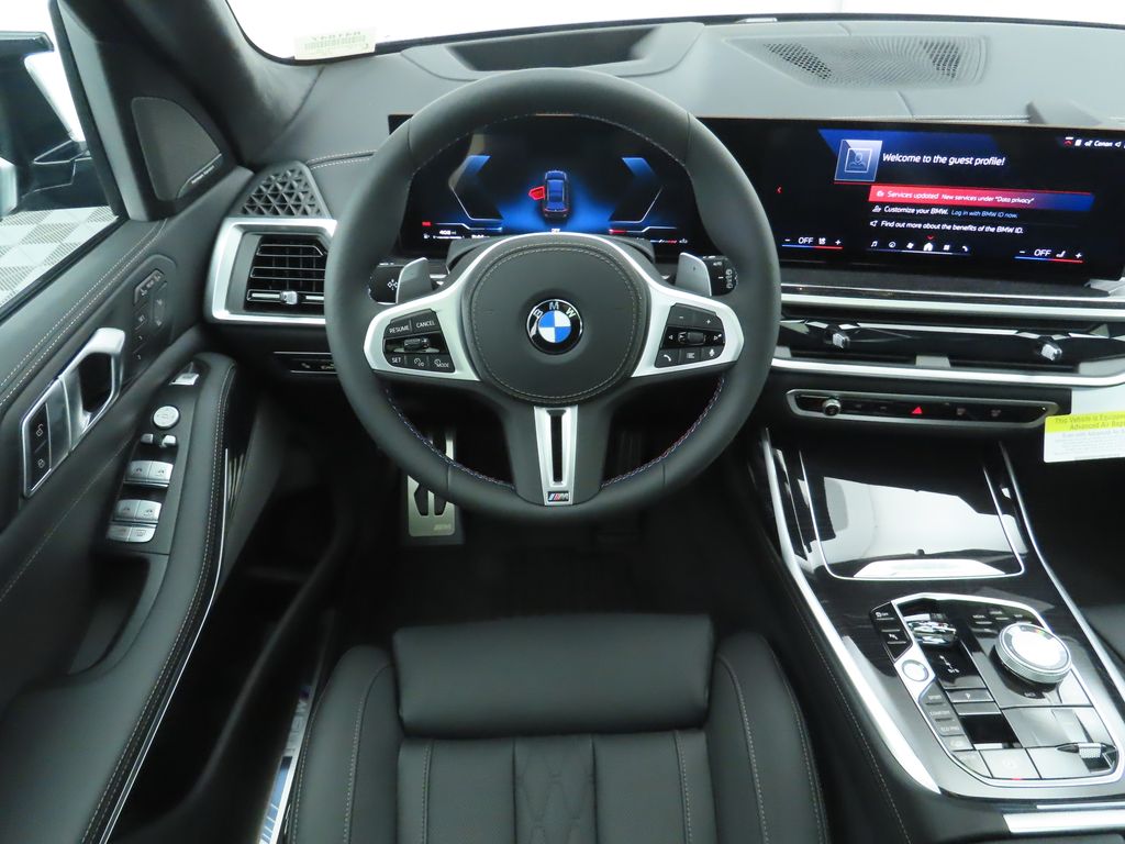 2025 BMW X7 M60i 11