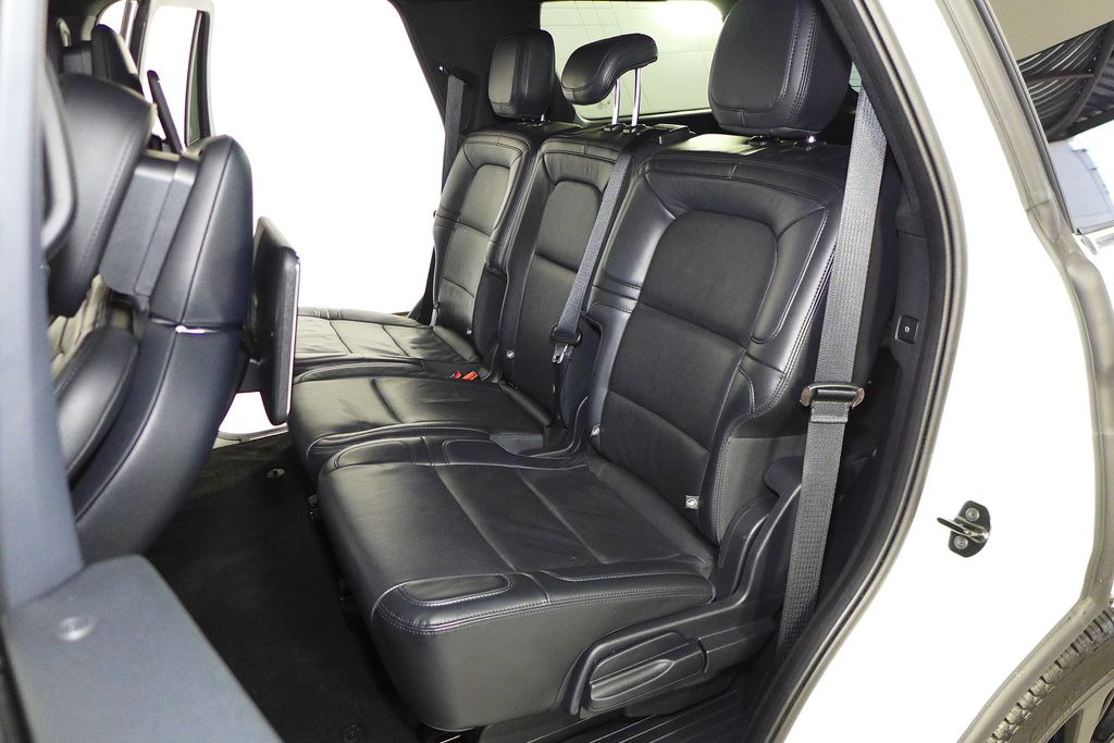 Thumbnail: 2023 Lincoln Navigator - 22