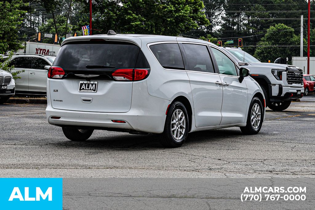 Used 2023 White Chrysler LX image 5