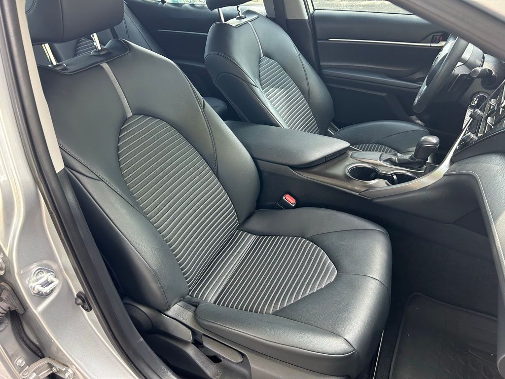 2021 Toyota Camry SE 15