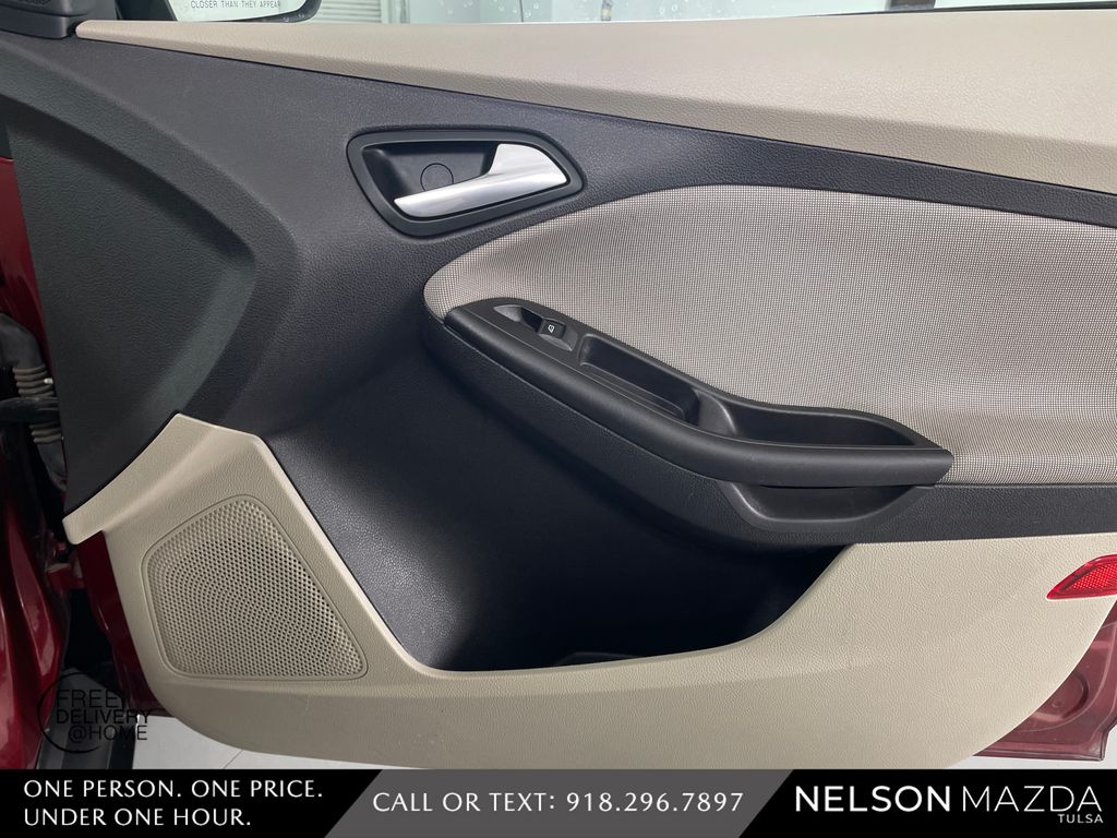 Used 2014 Red Ford SE image 40