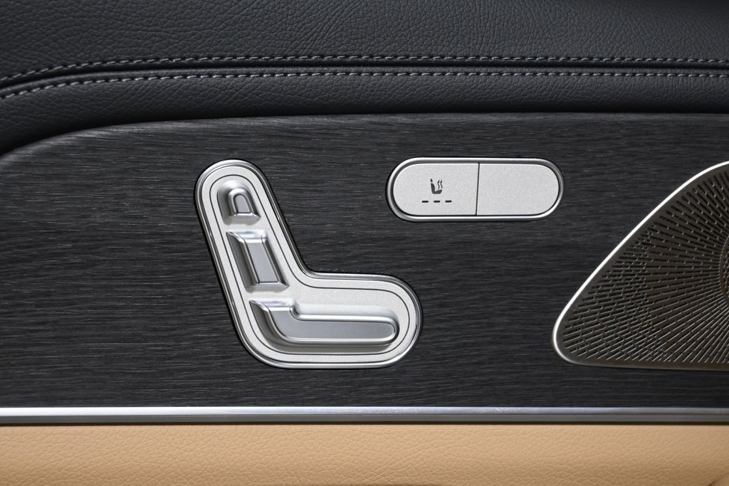 Thumbnail: 2025 Mercedes-Benz GLS - 28