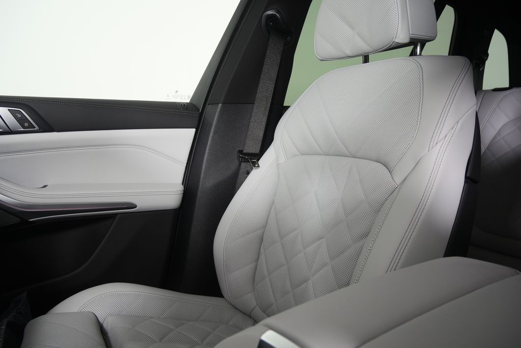 Thumbnail: 2026 BMW X5 - 23