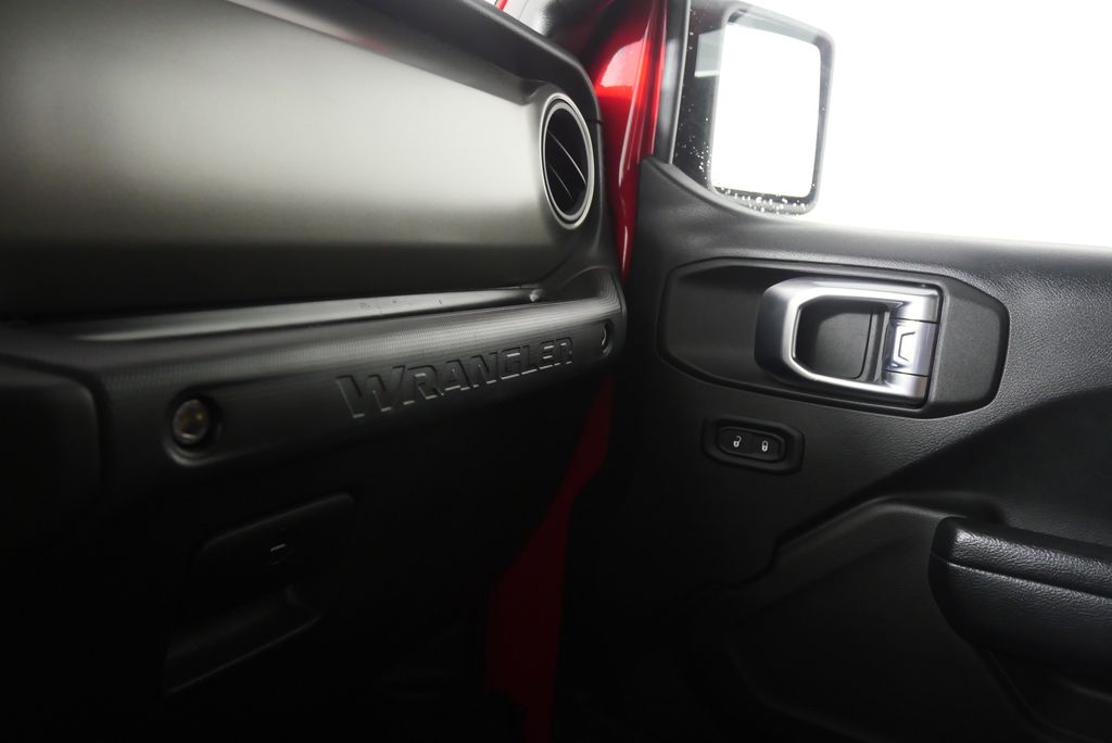 Thumbnail: 2021 Jeep Wrangler - 29