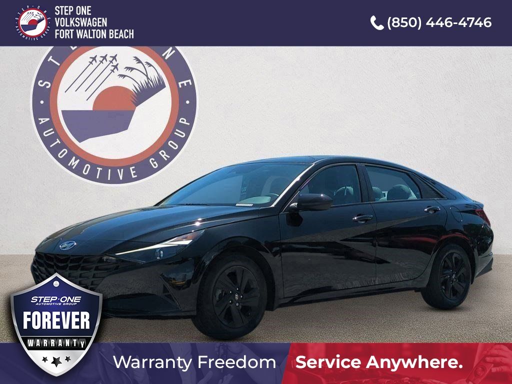 Onyx Black 2023 Hyundai Elantra SEL FWD Sedan Front-Wheel Drive Continuously Variable Transmission