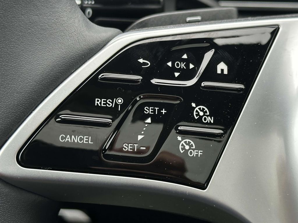 2025 Mercedes-Benz C-Class C 300 24