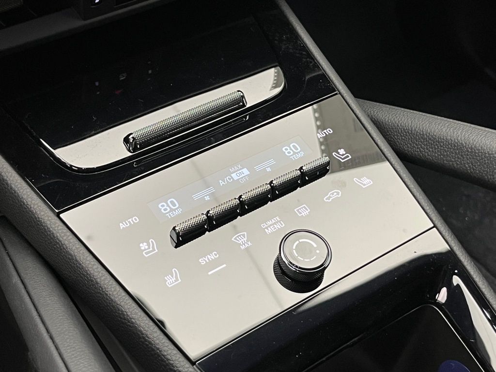 2025 Porsche Cayenne  16