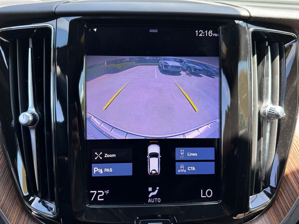 Thumbnail: 2021 Volvo XC60 - 24