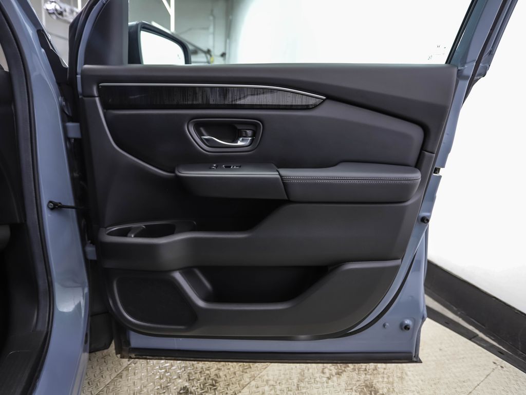 Thumbnail: 2023 Honda Pilot - 29