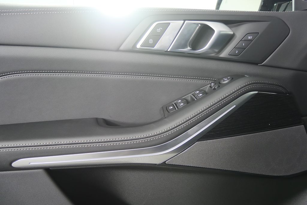 Thumbnail: 2026 BMW X5 - 9