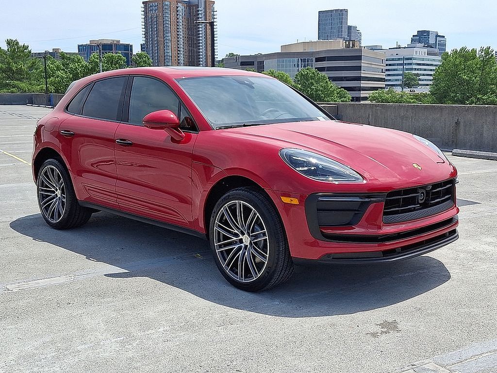 Thumbnail: 2025 Porsche Macan - 7