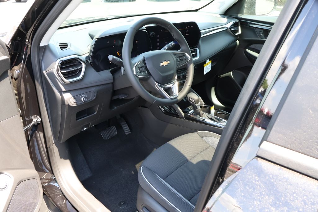 Thumbnail: 2026 Chevrolet TrailBlazer - 13