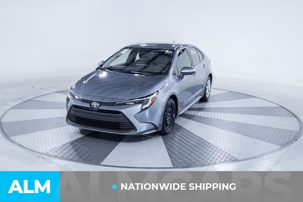 Used 2025  Toyota LE image 2