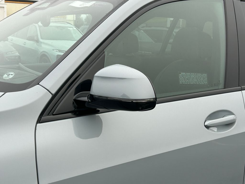 Thumbnail: 2026 BMW X7 - 10