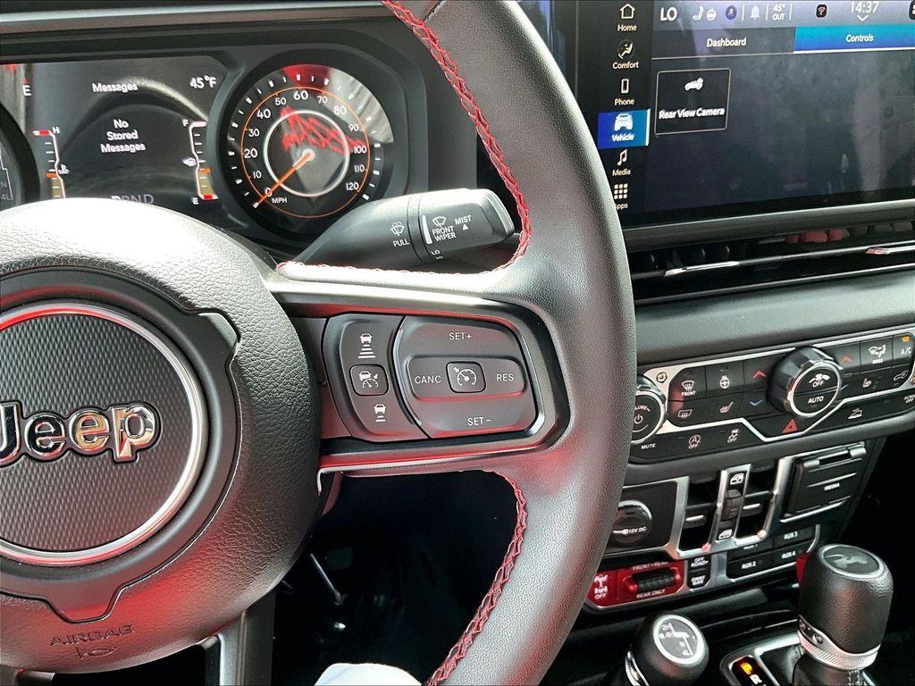 2024 Jeep Wrangler — photo 20