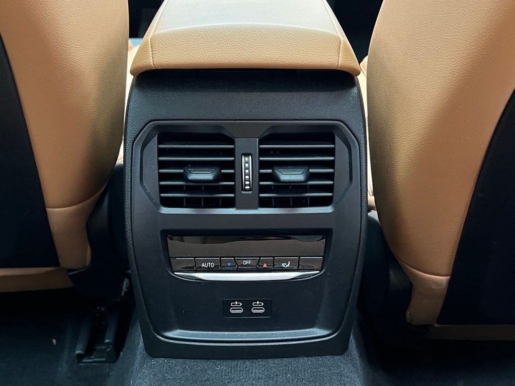 Thumbnail: 2025 BMW 3 Series - 9