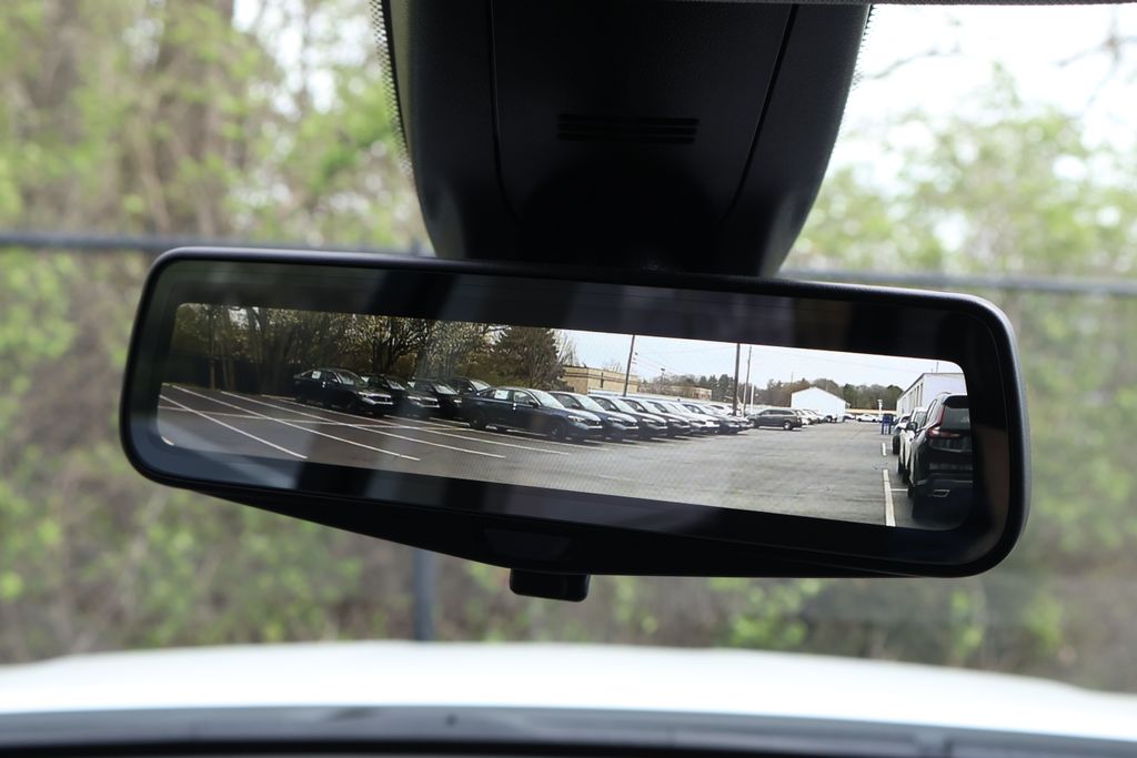 Thumbnail: 2020 Chevrolet Traverse - 18