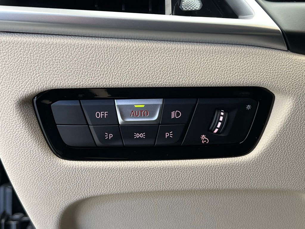 2025 BMW i4 eDrive40 21