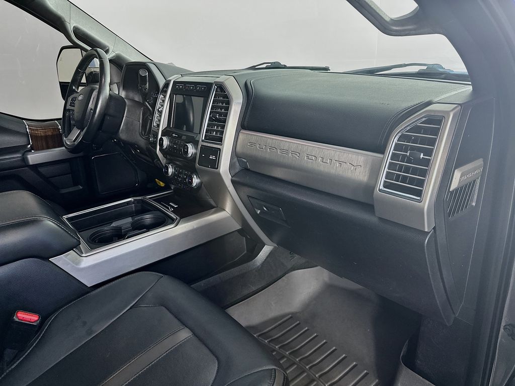 Used 2017 Gray Ford Platinum image 30