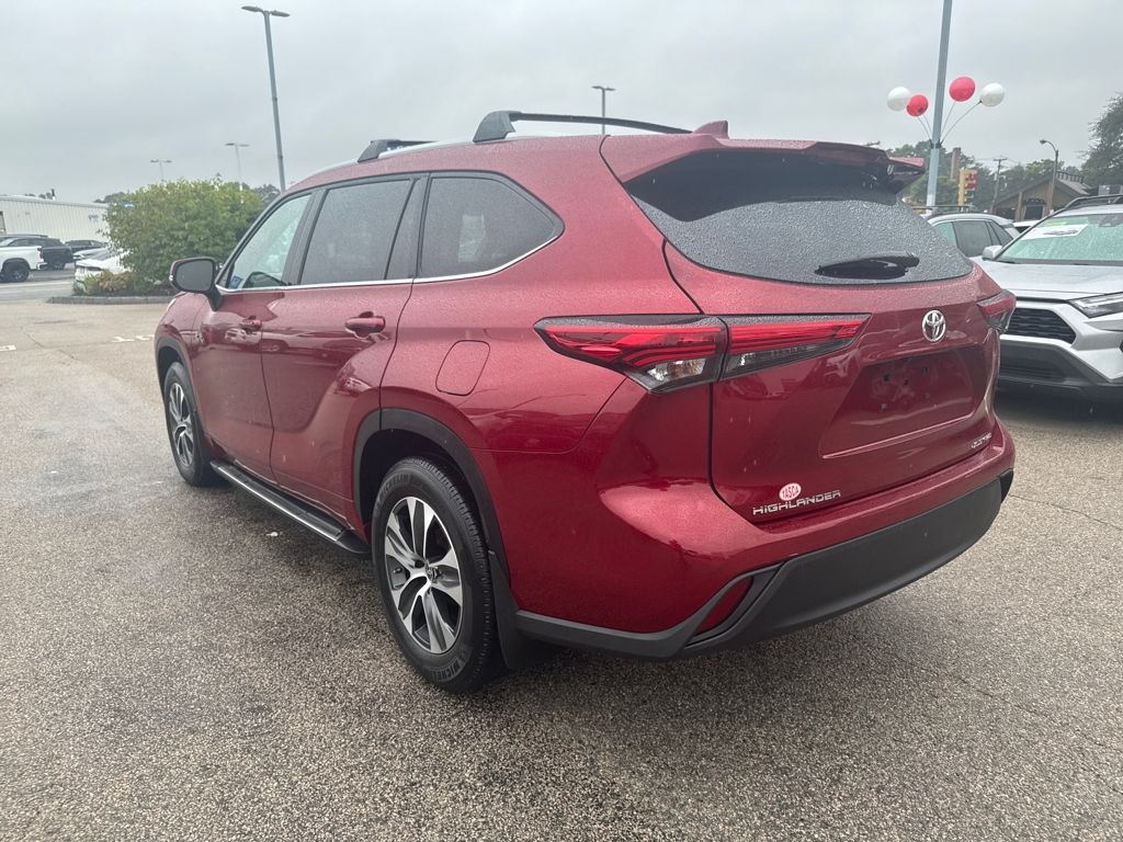 2022 Toyota Highlander XLE photo 5
