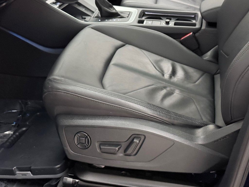 Thumbnail: 2021 Audi Q3 - 29