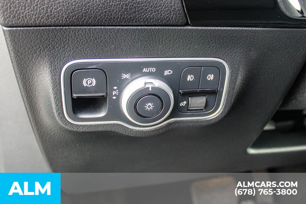 Used 2025 Black Mercedes-Benz GLA 250 image 32