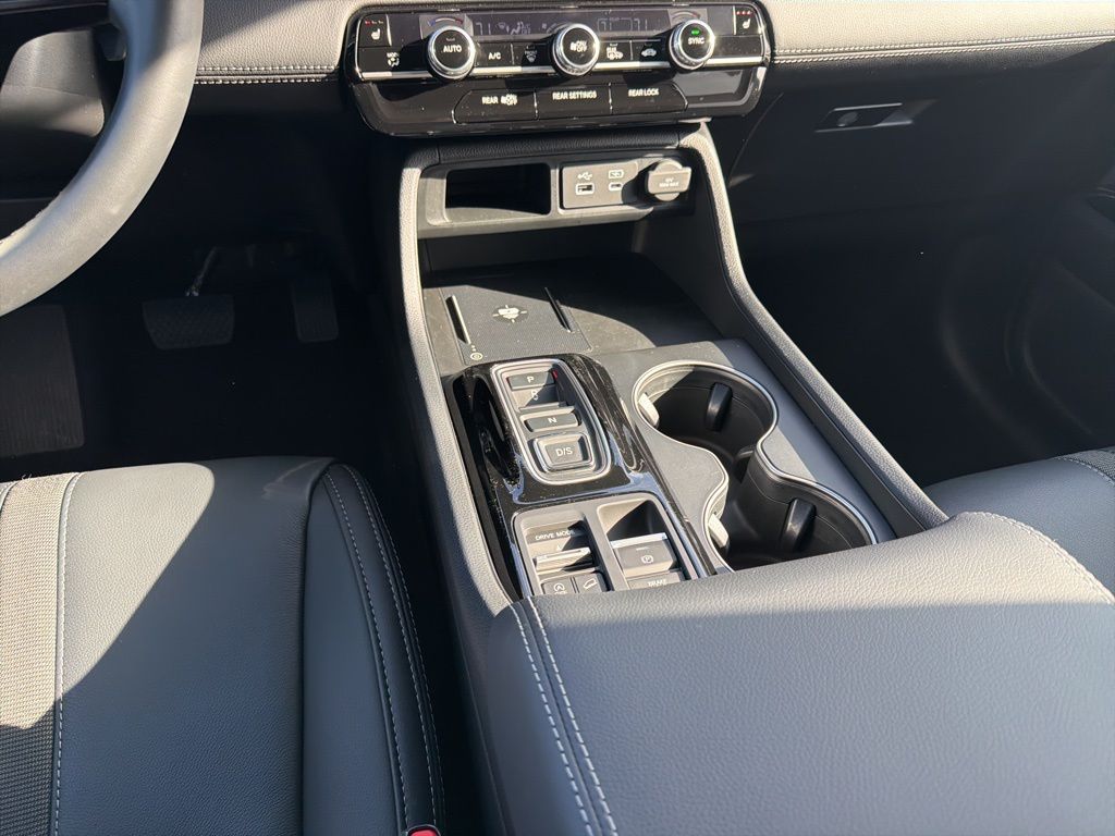 Thumbnail: 2025 Honda Pilot - 16