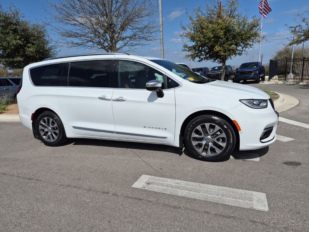 Used Car 2023 Chrysler Pacifica Hybrid  Pinnacle For Sale Under $35,000 In Austin, Texas