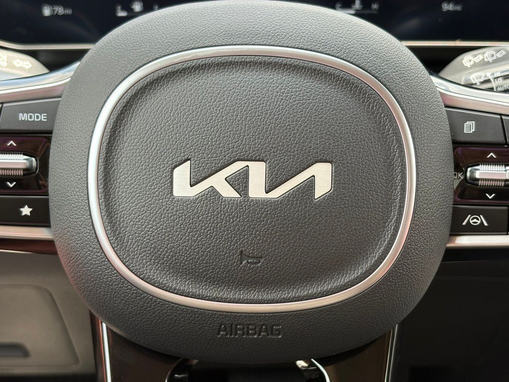 New 2026 Kia Carnival MPV Van