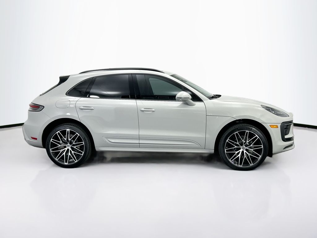 Thumbnail: 2026 Porsche Macan - 8