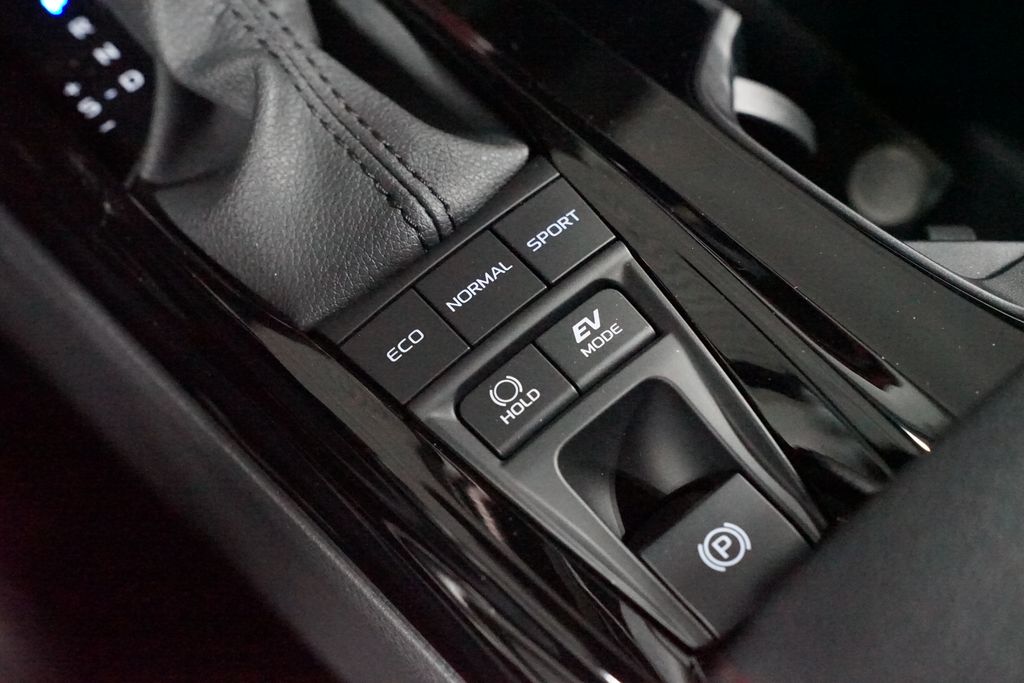 2025 Toyota Camry XSE 23